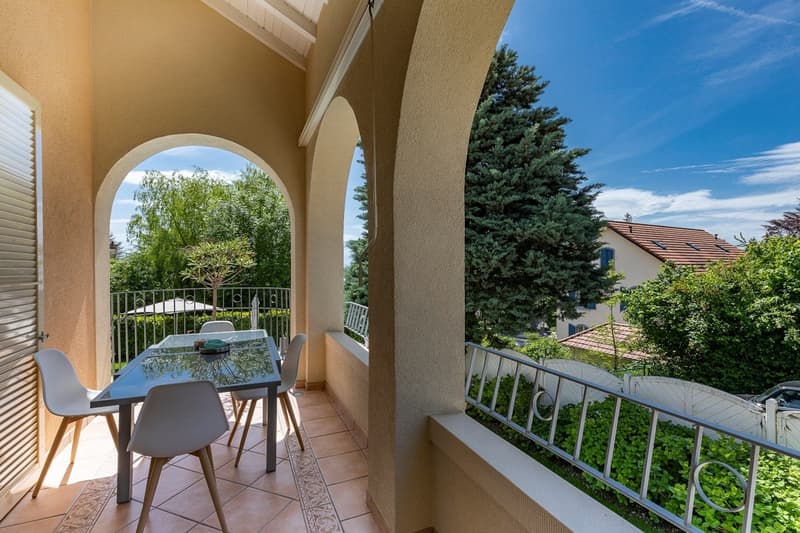 Magnifique propriété de 8.5 pièces avec grande terrasse et jardin (5)