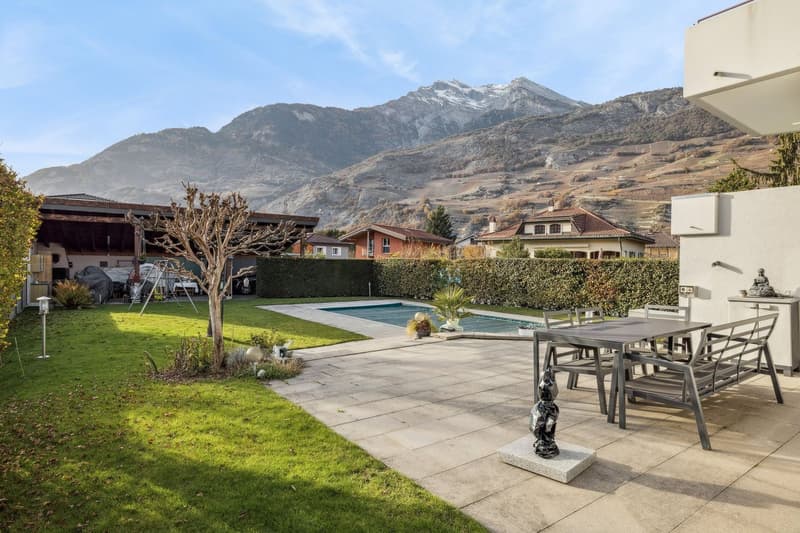 Villa indipendente con piscina e studio autonomo (2)