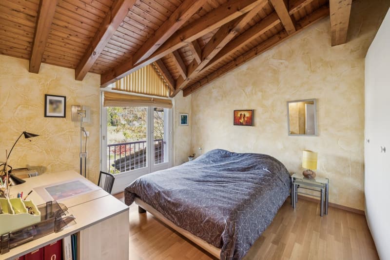 Individual villa with pool and independent studio (9)