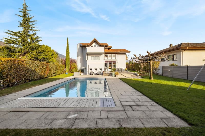 Villa indipendente con piscina e studio autonomo (3)