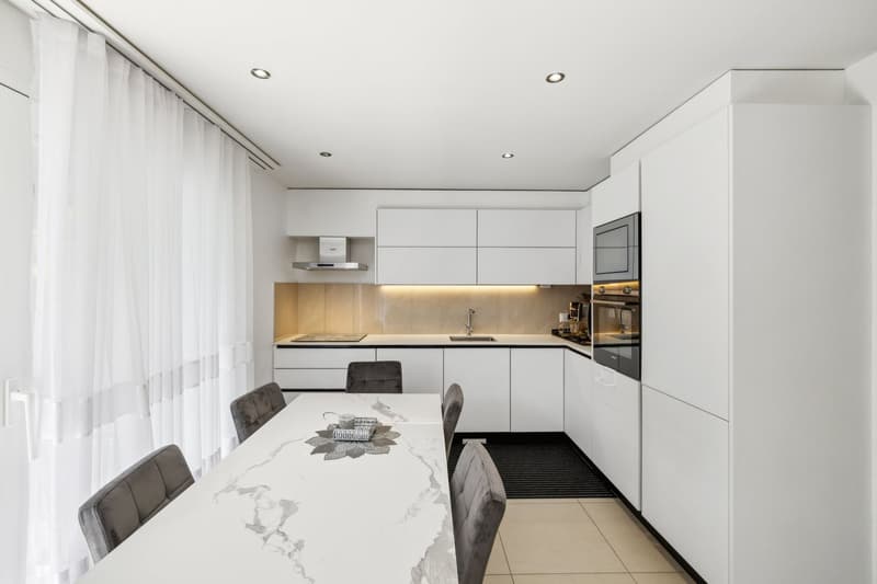 Residential property with 2 apartments in Charrat (6)