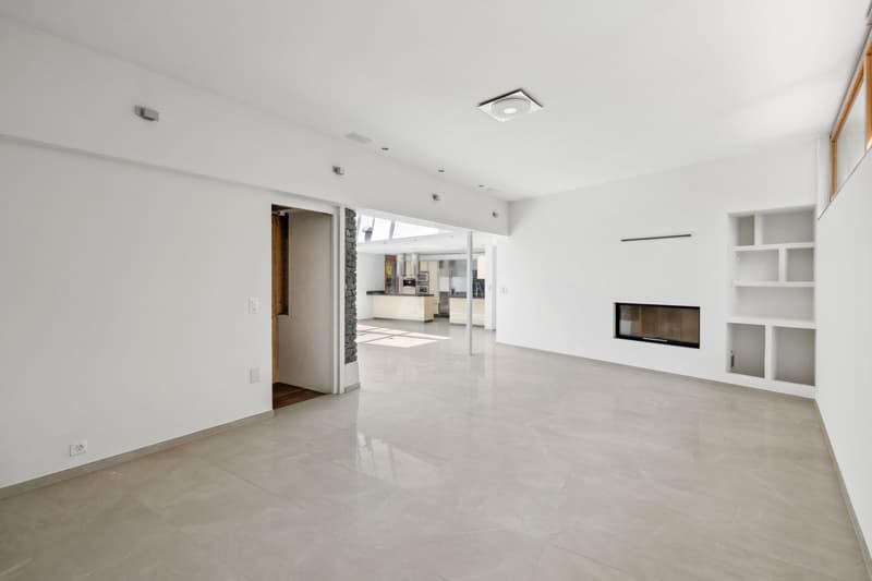 Exclusive villa with pool, spacious rooms and idyllic setting (5)