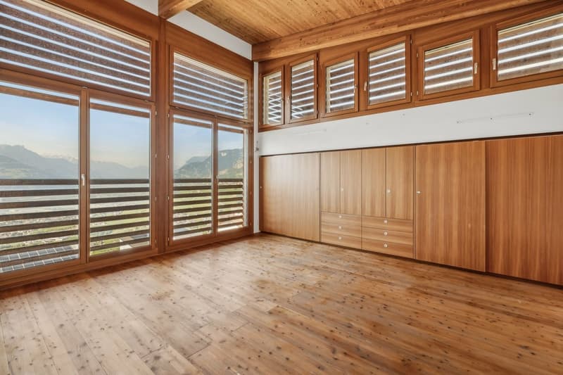 Villa avec annexe indépendante en dominance sur la plaine. (7)