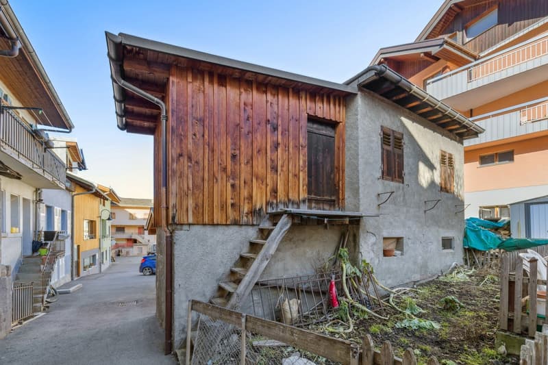 Charming village house to renovate. An authentic project! (5)
