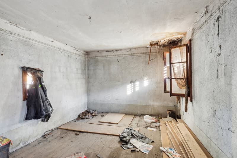 Charming village house to renovate. An authentic project! (7)