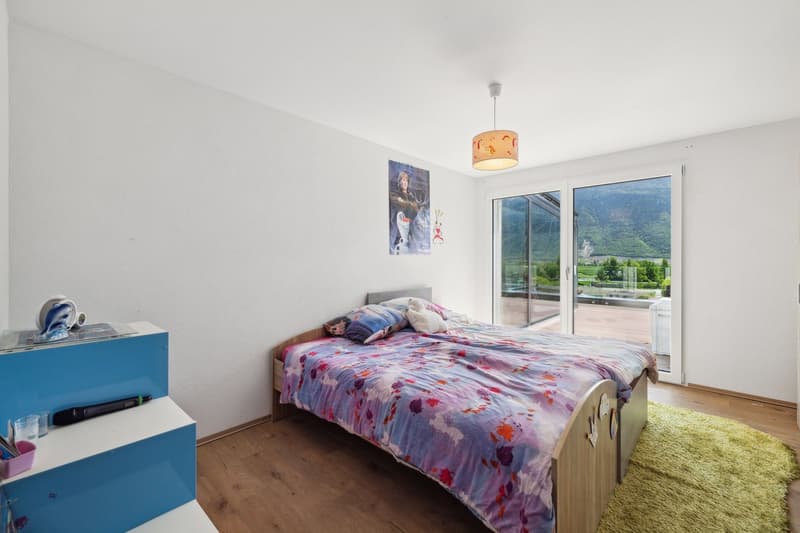 Unique! High-standard villa with independent apartment and idyllic view (9)