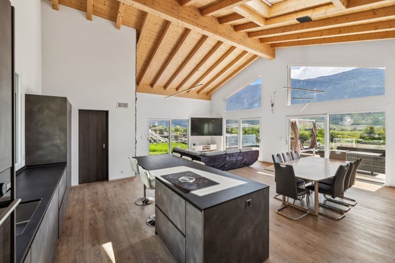 Unique! High-standard villa with independent apartment and idyllic view (5)