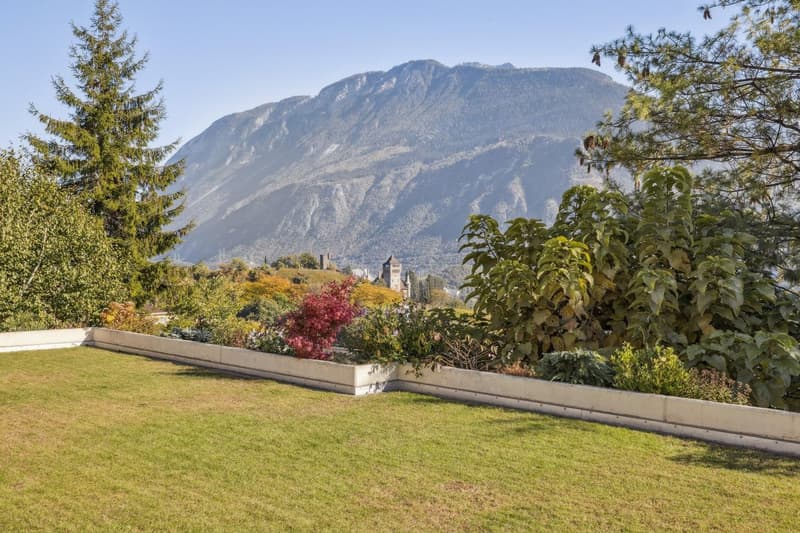 Elegant villa with panoramic view and independent studio (2)