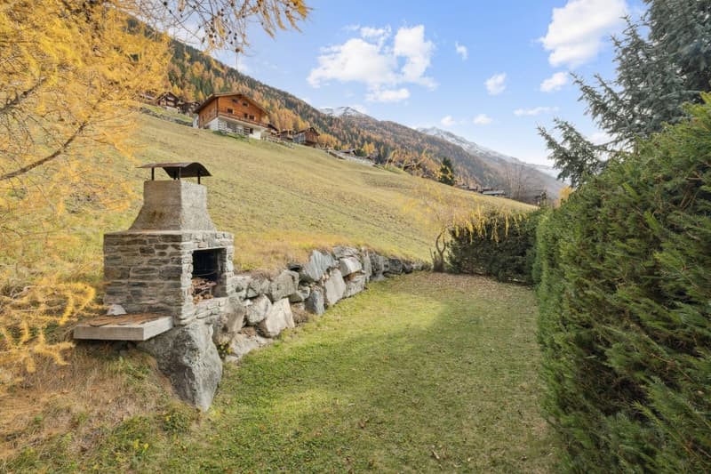 Rare property: chalet with no direct neighbors in Val d'Anniviers (8)