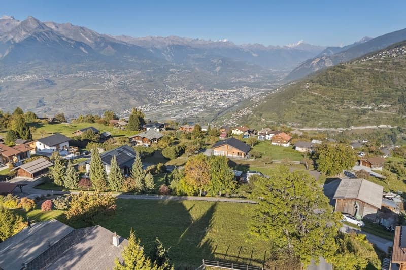 1'413 m2 to build in the heart of a residential area! (4)