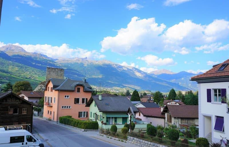 Charmant appartement de 2.5 pièces rénové proche de Sierre (2)