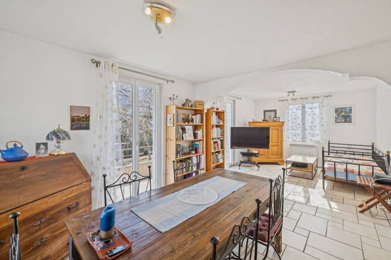 Élégante maison jumelée avec vaste terrain au coeur de Saillon (3)