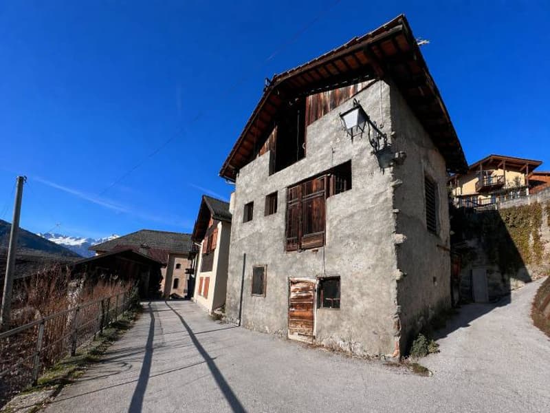 Barn to renovate in the heart of Vissoie with architect's project (2)