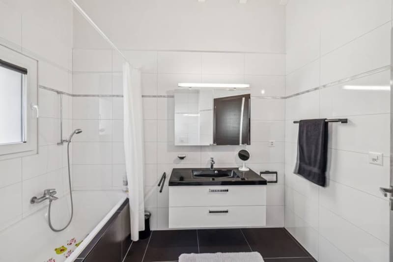 Modern and comfortable villa with jacuzzi (8)