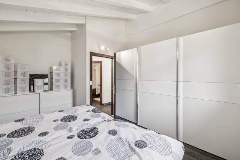 Modern and comfortable villa with jacuzzi (9)