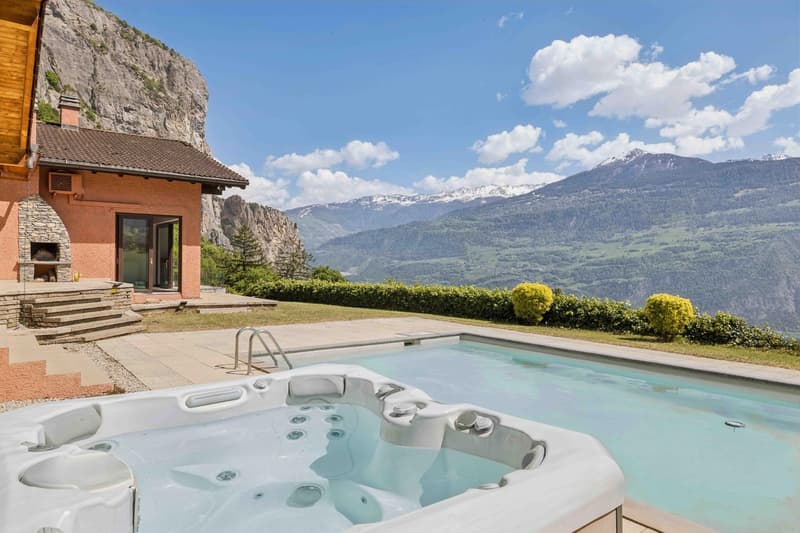 Exceptional villa with pool and spectacular panoramic view of the valley (7)