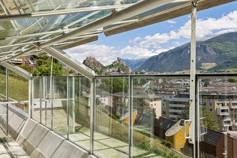 Apartment dominating the city (1)