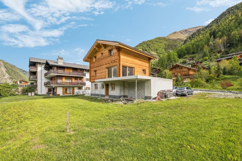 Elegant chalet under construction with bespoke finishes in Evolène (2)