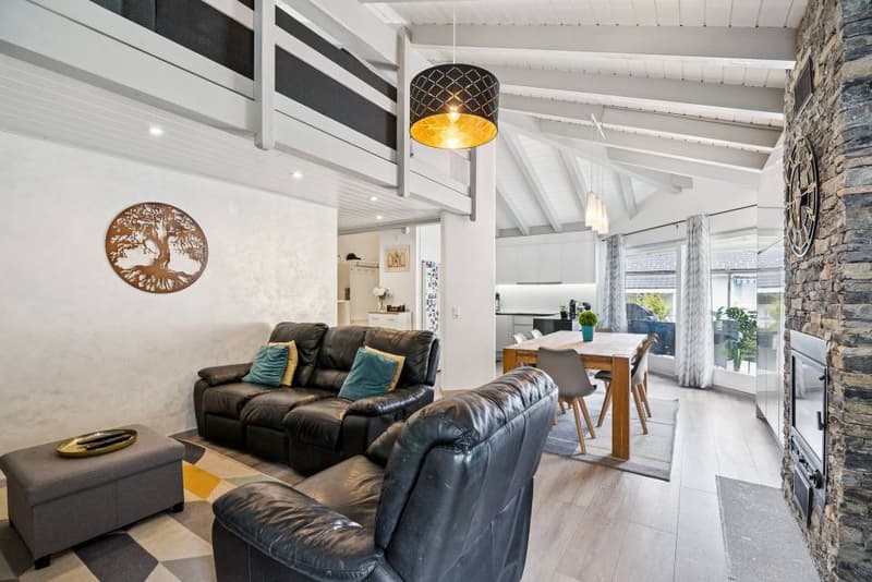 Charming 4.5 room apartment with mezzanine and private garden (2)
