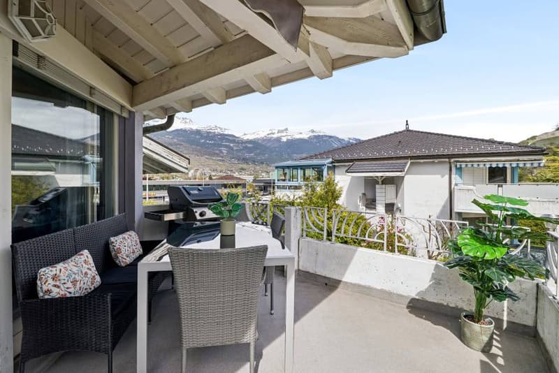 Charming 4.5 room apartment with mezzanine and private garden (12)