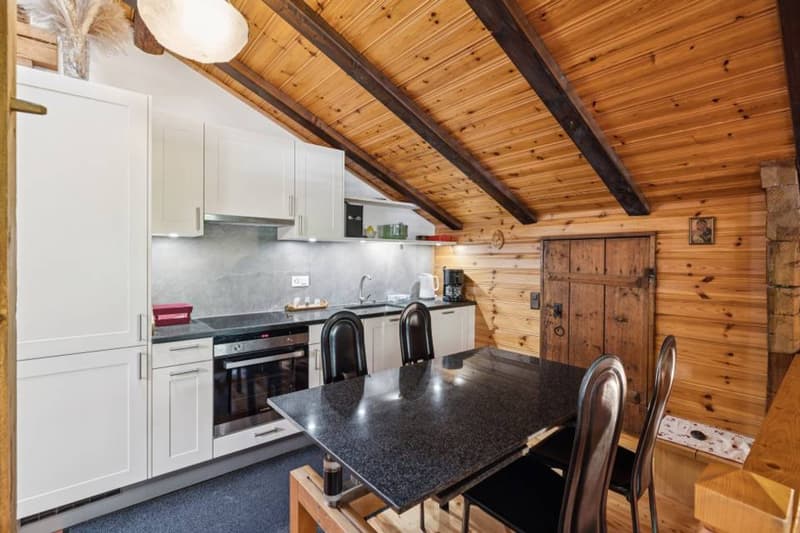 Charmanter Chalet mit zwei Wohnungen und authentischem Charme (11)
