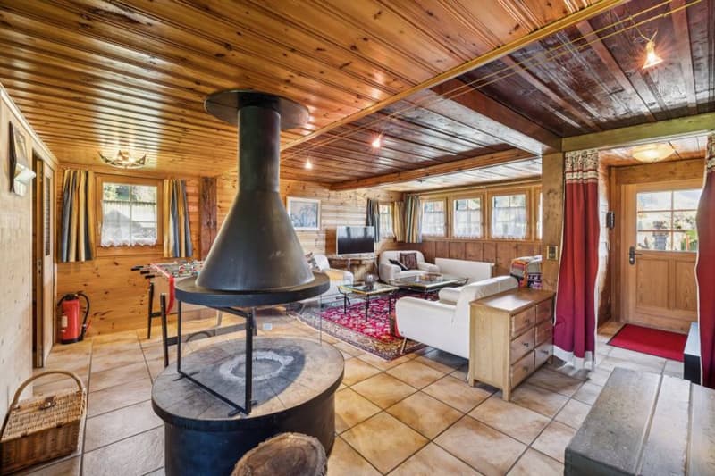 Charmanter Chalet mit zwei Wohnungen und authentischem Charme (1)