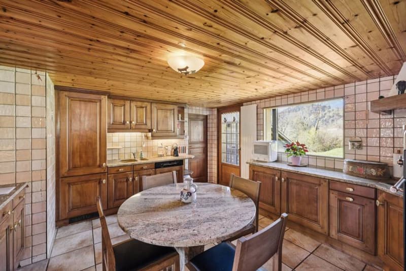 Charmanter Chalet mit zwei Wohnungen und authentischem Charme (4)