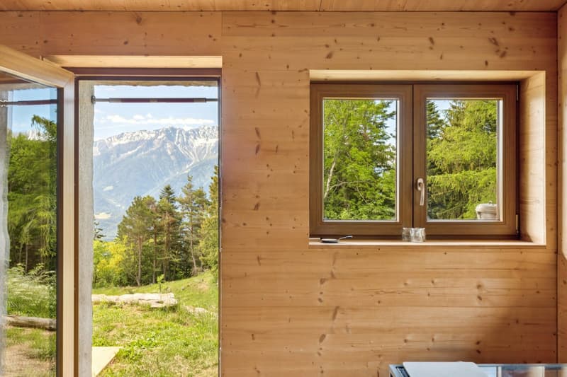 Individual chalet with 3.5 rooms in the Valaisan nature (10)