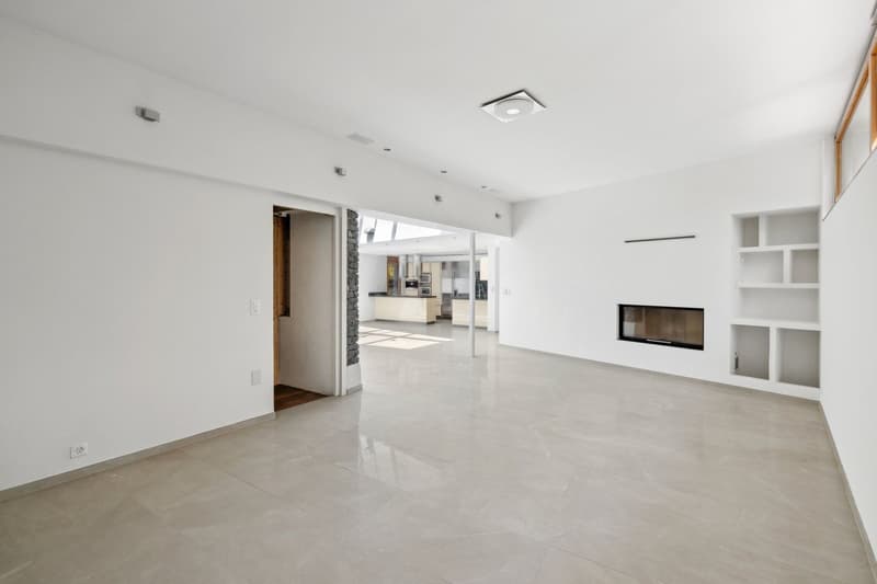 Exclusive villa with pool, spacious rooms and idyllic setting (5)