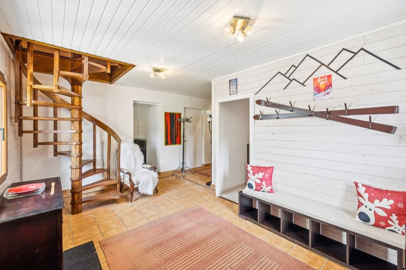 Magnificent chalet just two steps from the ski lifts (12)