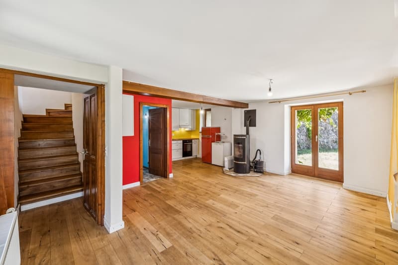 Maison de caractère dans un environnement naturel avec vue dégagée (6)