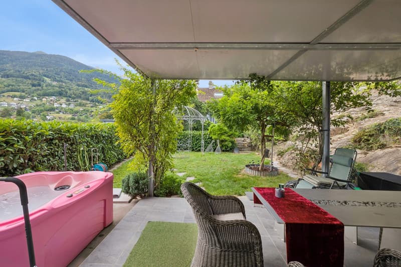 Belle villa individuelle avec un joli jardin (6)