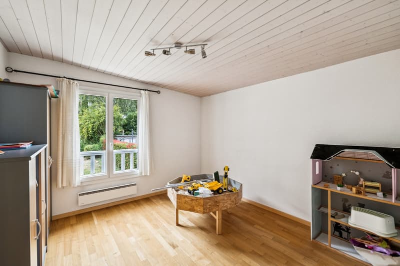 Belle villa individuelle de 5,5 pièces offrant de beaux volumes (9)