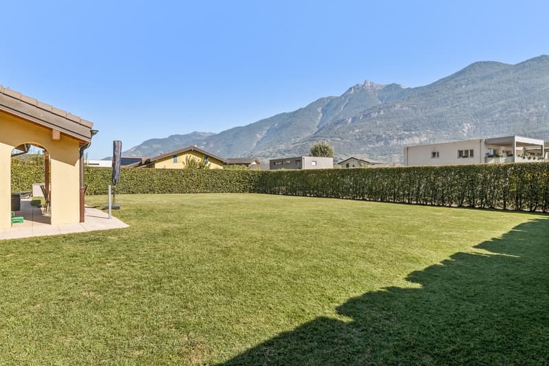 Villa individuelle avec vaste terrain dans un environnement calme (12)
