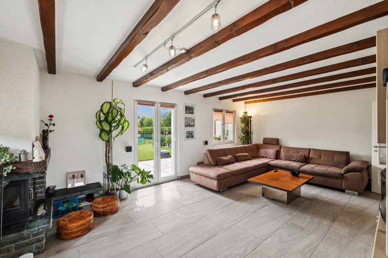 Maison familiale au coeur d'un généreux écrin de verdure (7)
