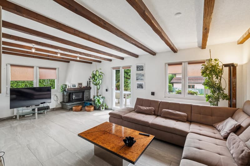 Maison familiale au coeur d'un généreux écrin de verdure (6)