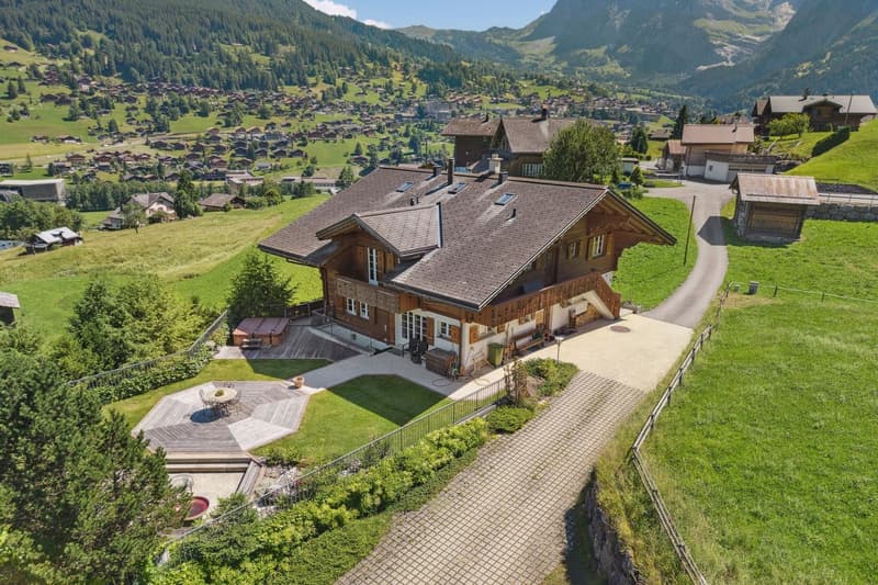 Magnificent exceptional chalet with panoramic views of the mountains (2)