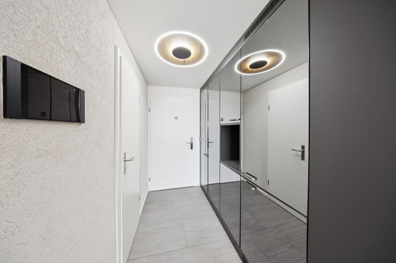 Charmant appartement de 3,5 pièces avec cuisine et salle de bains, lum (8)