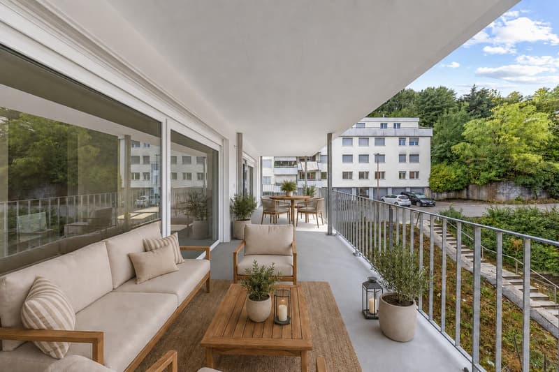 Une terrasse élégamment aménagée, idéale pour profiter de moments de détente dans un cadre privilégié.