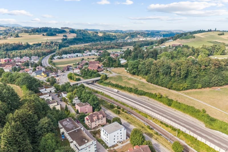 Un panorama exceptionnel sur la ville et son écrin de verdure, offrant un équilibre parfait entre vie urbaine et qualité de vie.