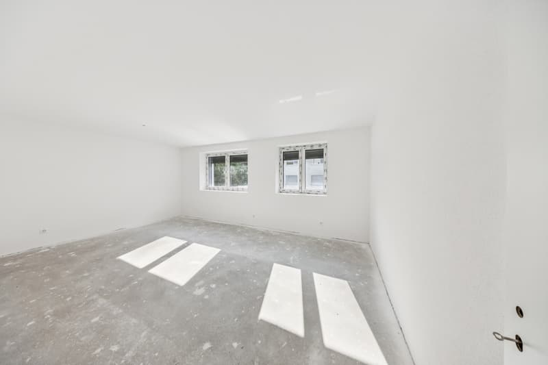 Une chambre spacieuse offrant un magnifique potentiel d'aménagement selon vos envies.