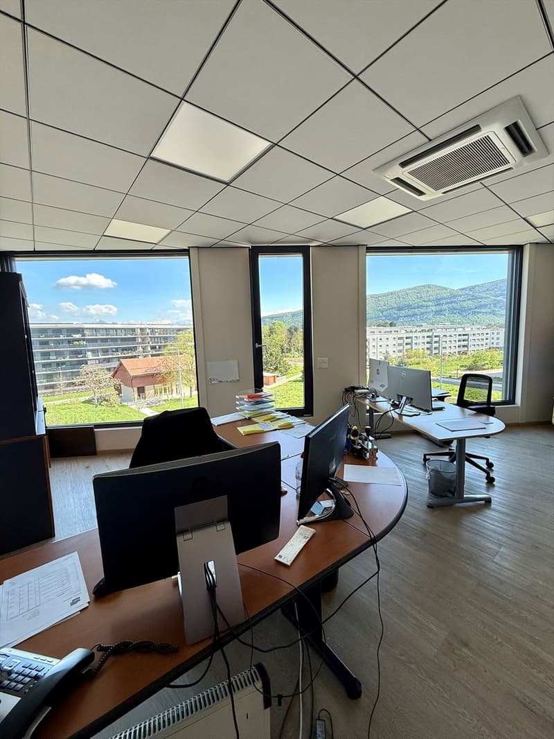 1226 THONEX - Offices of 305 m2 on the 3rd floor of a modern building (6)