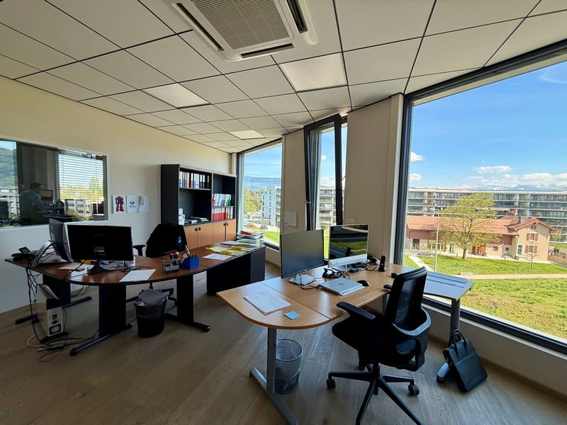 1226 THONEX - Offices of 305 m2 on the 3rd floor of a modern building (3)