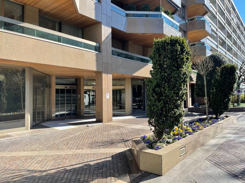 For sale: 2 office PPE lots and 7 parking spaces (2)
