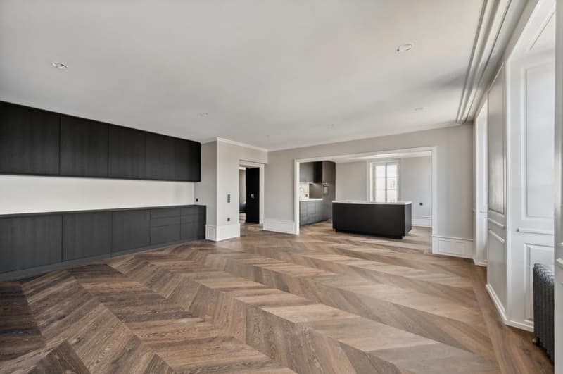 Character apartment in the heart of Rolle (2)