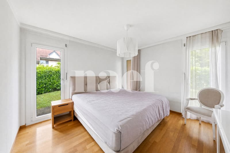 Exklusiv: Großes Duplex mit 4.5 Zimmern und Garten (6)