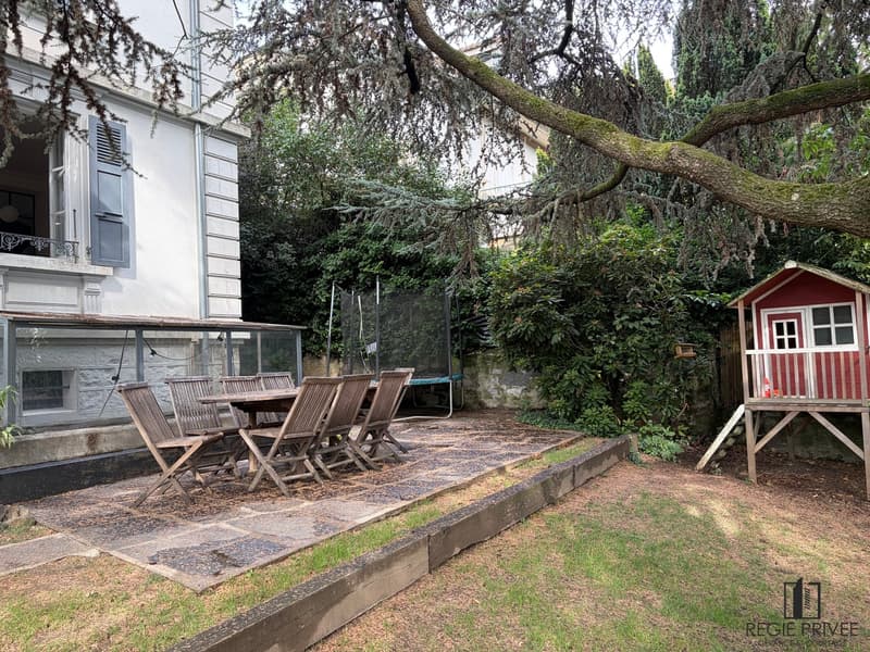 Prächtiges Dreifamilienhaus mit großem Garten im Zentrum von Lausanne (13)