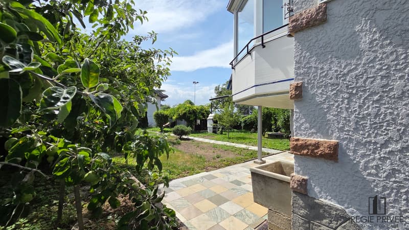 Appartement avec sous-sol privatif et immense jardin (10)