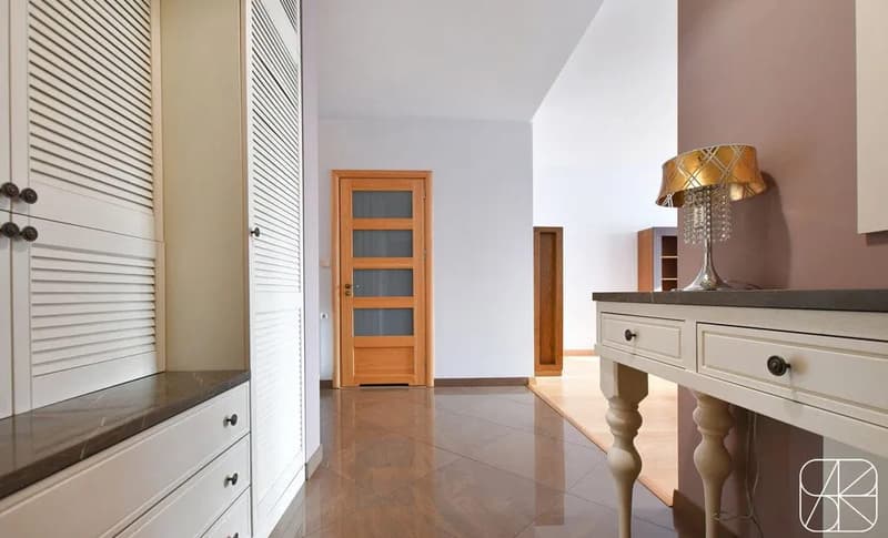 Charming 2.5-room apartment with balcony (9)