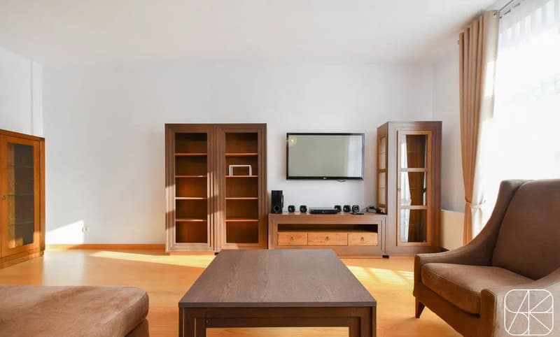 Charming 2.5-room apartment with balcony (1)